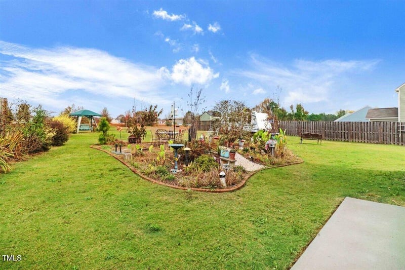 73 Norris Farm Dr, Angier, NC 27501