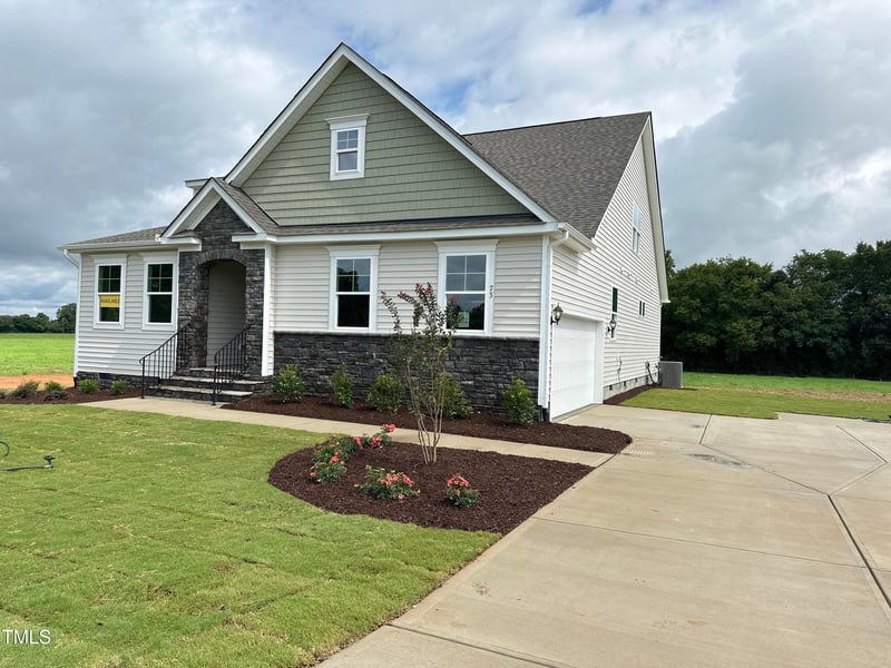 73 Sage Ln #008, Four Oaks, NC 27524