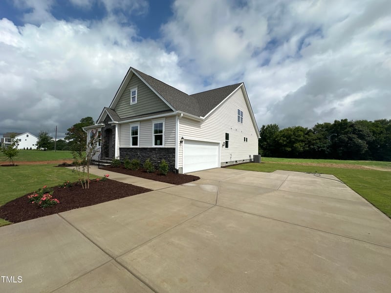 73 Sage Ln #008, Four Oaks, NC 27524