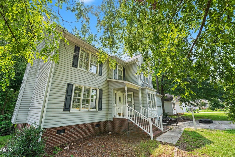 73 Waters Edge Dr, Erwin, NC 28339