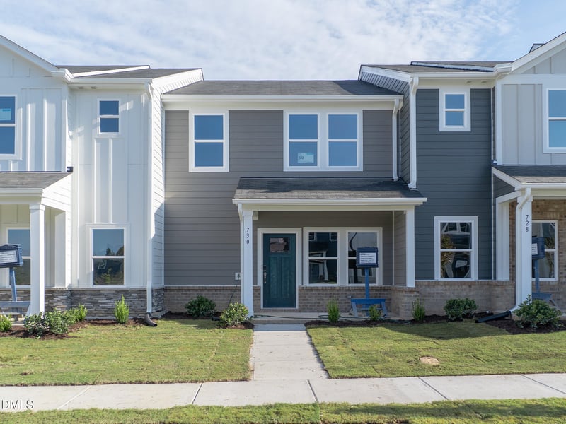 730 Chandler Stone Dr, Zebulon, NC 27597
