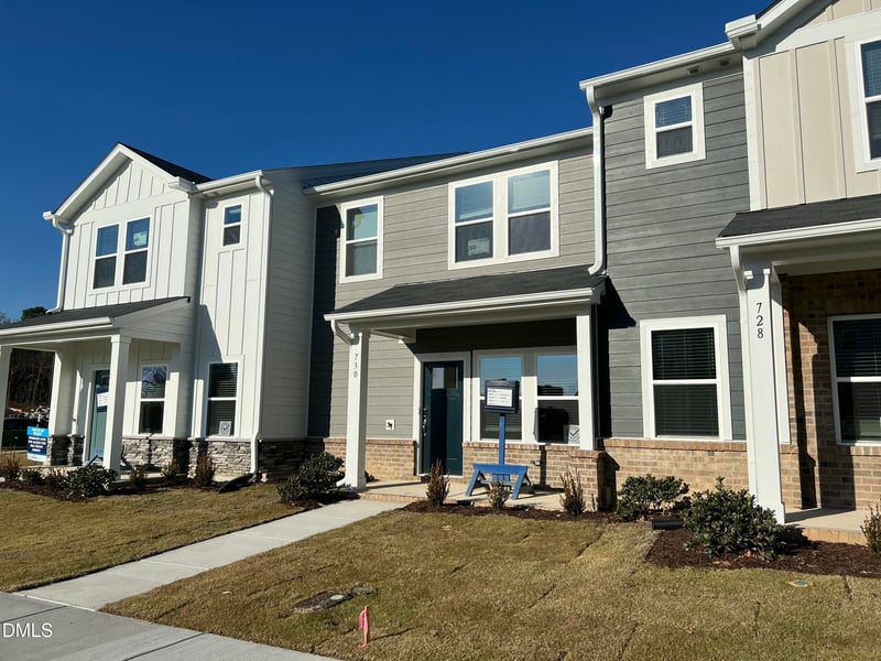 730 Chandler Stone Dr, Zebulon, NC 27597