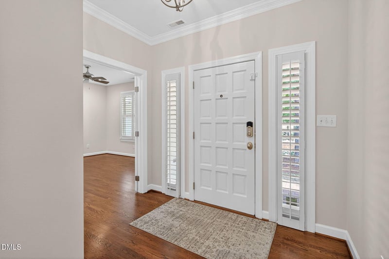 730 Crabtree Crossing Pw, Cary, NC 27513