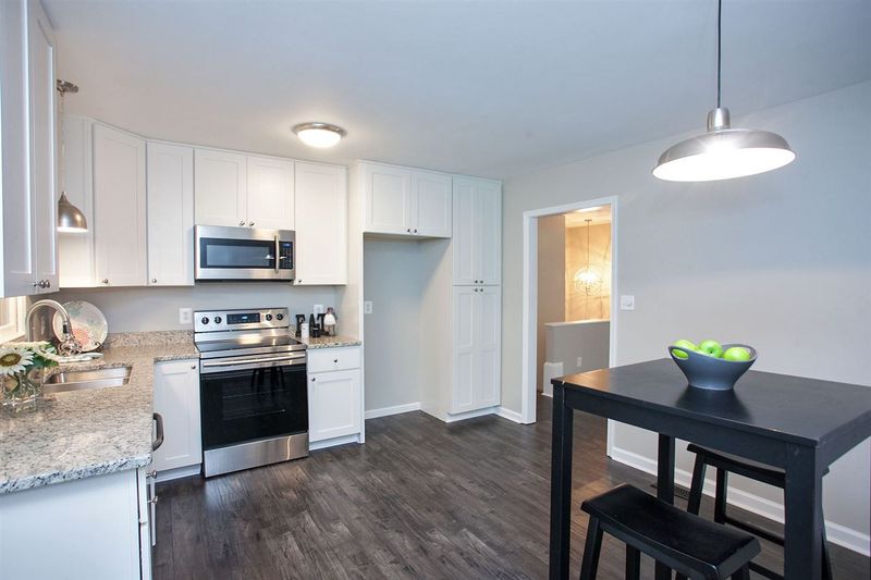 730 Magnolia Dr, Cary, NC 27513