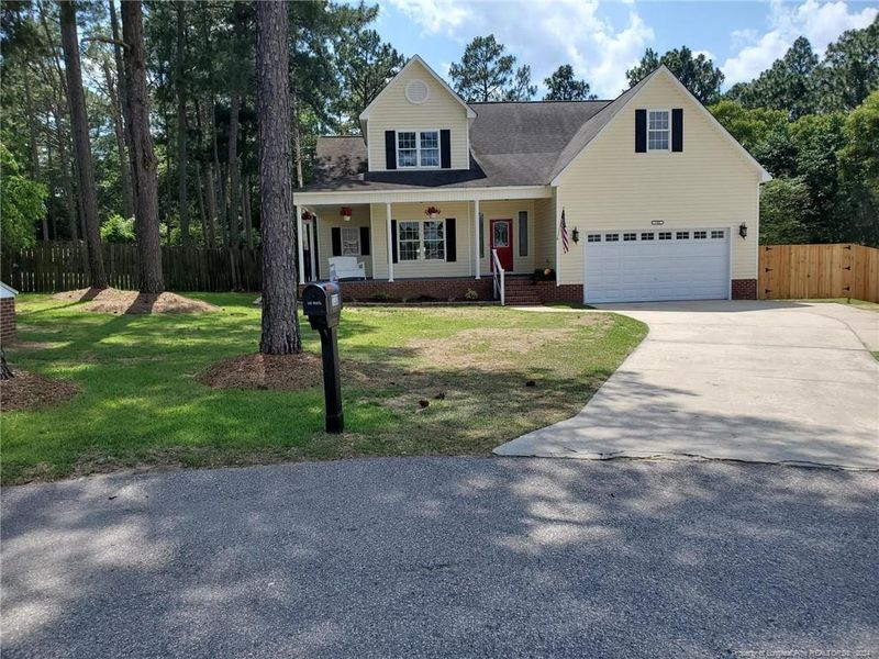 730 Maple Grove Ct, Hope Mills, NC 28348