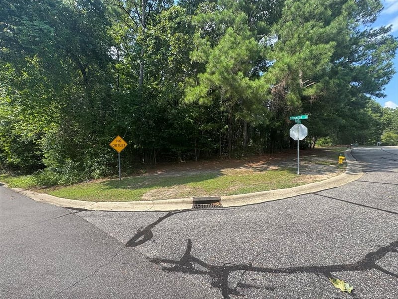 730 Stonington Dr, Fayetteville, NC 28311