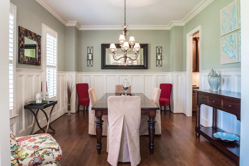 7300 Ryehill Dr, Cary, NC 27519