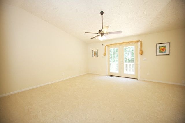 7301 Fox Bluff Ct, Raleigh, NC 27616