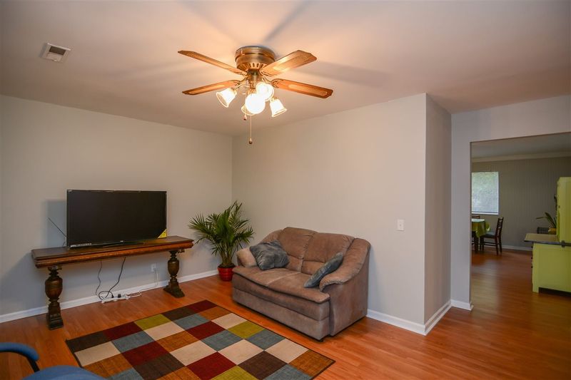 7301 Longstreet Dr, Raleigh, NC 27615
