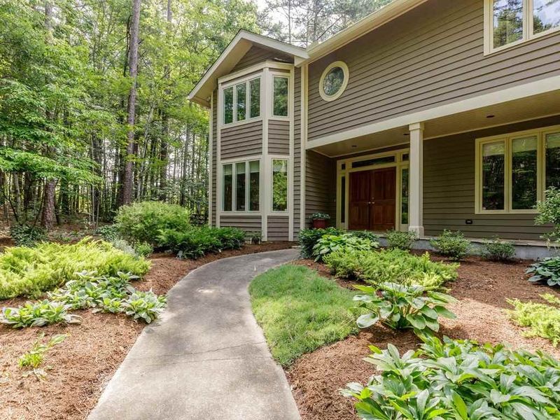 7302 Crescent Ridge Dr, Chapel Hill, NC 27516