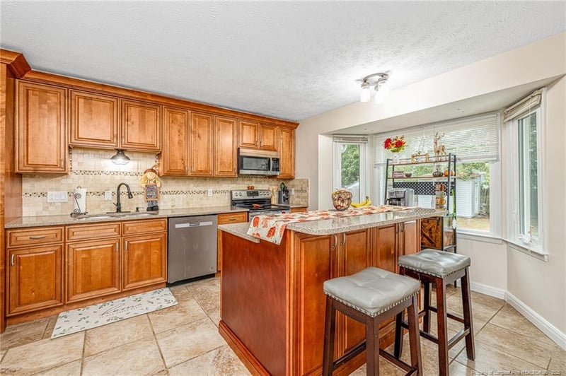 7304 Navarro St, Fayetteville, NC 28314