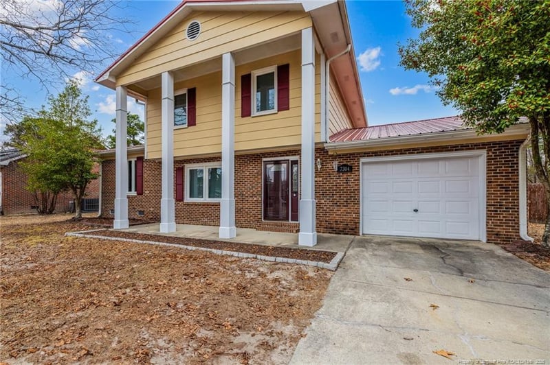 7304 Navarro St, Fayetteville, NC 28314