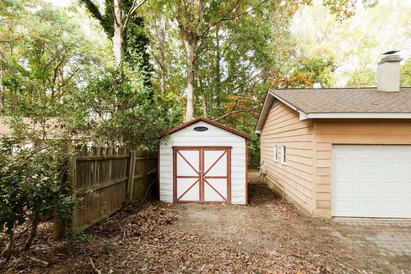 7305 Louisburg Rd, Raleigh, NC 27616