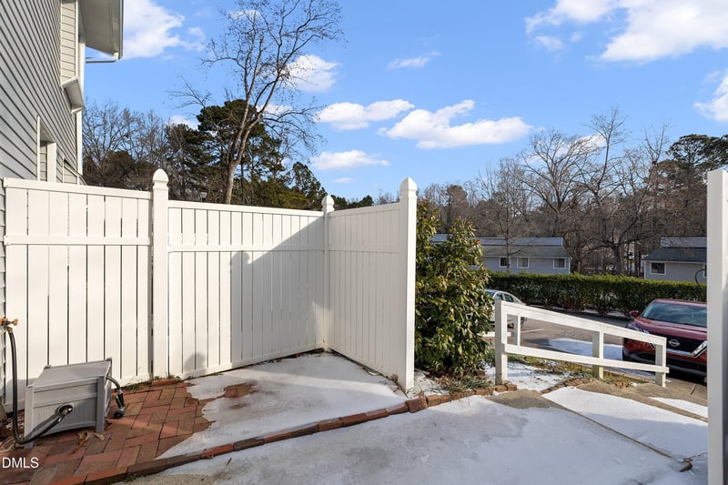 7305 Sandy Creek Dr, Raleigh, NC 27615