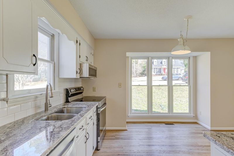 7307 Wilderness Rd, Raleigh, NC 27613
