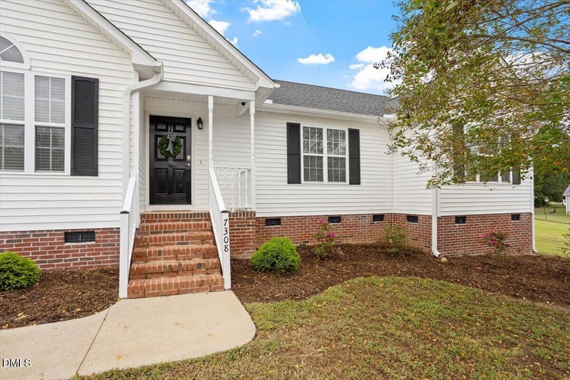 7308 Messenger Dr, Willow Springs, NC 27592