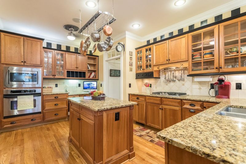 7308 Sparhawk Rd, Wake Forest, NC 27587