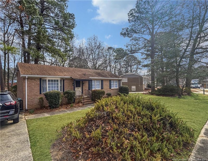 731 Ashbrook Rd, Fayetteville, NC 28314