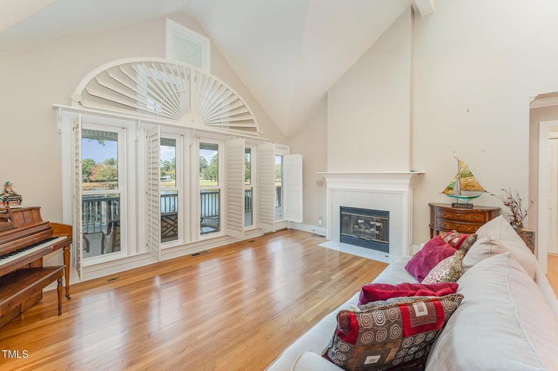 731 Crabtree Crossing Pw, Cary, NC 27513