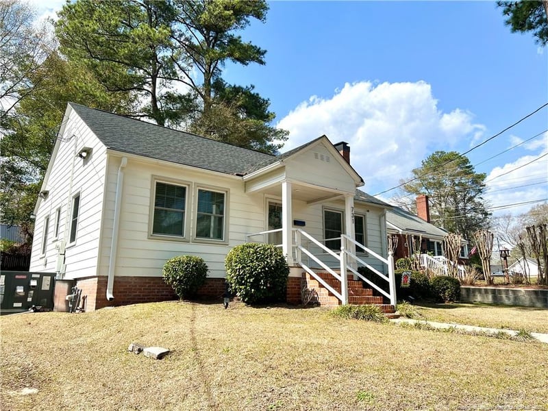 731 Greenland Dr, Fayetteville, NC 28305