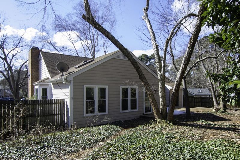 7316 Ridge Grove Ct, Raleigh, NC 27615