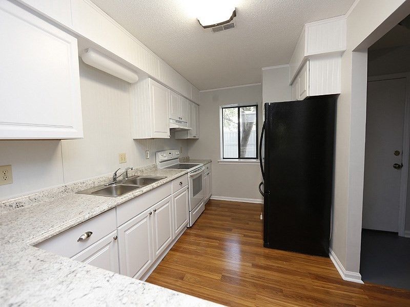 7319 Sandy Creek Dr #5, Raleigh, NC 27615