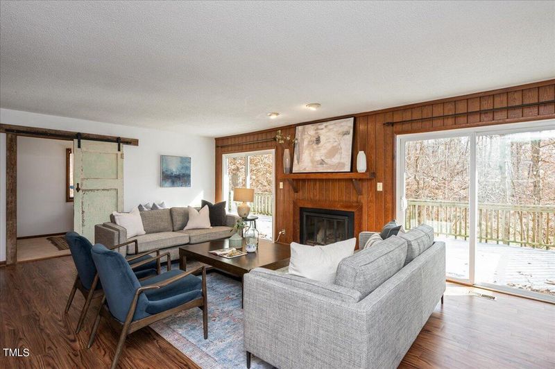 732 Carl Dr, Chapel Hill, NC 27516