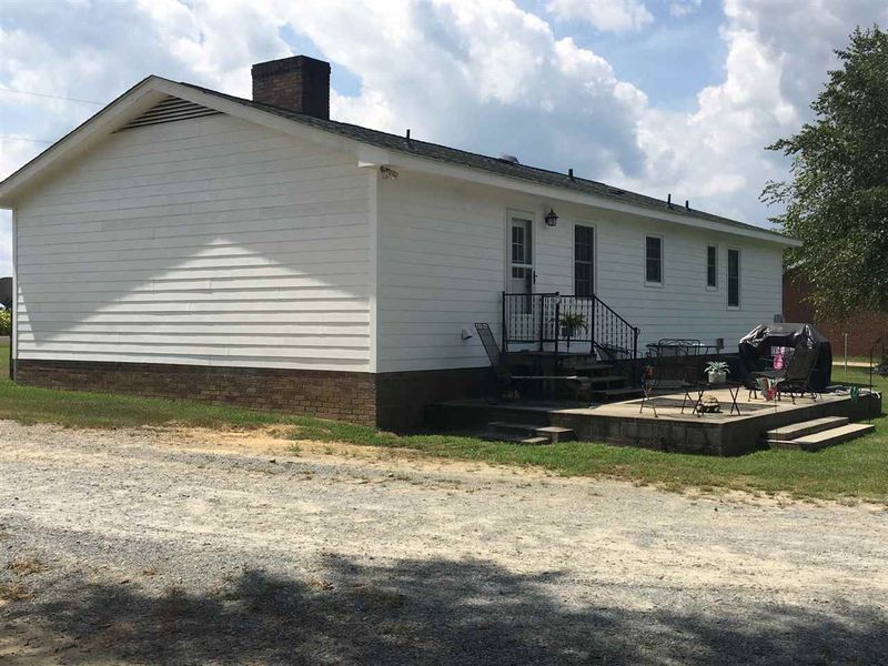 732 Clayhole Rd, Dunn, NC 28334