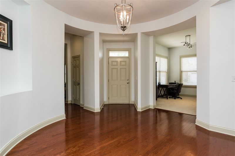 732 Pierside Dr, Cary, NC 27519