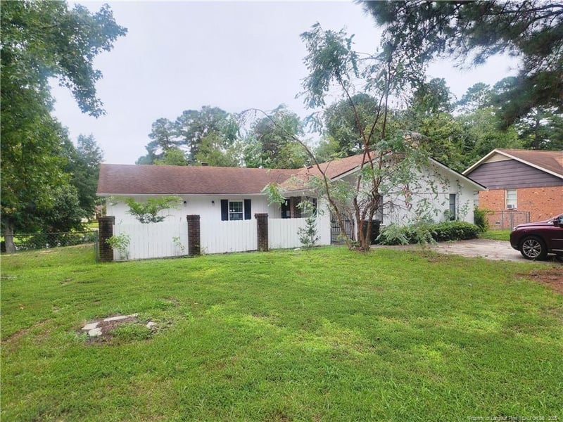 732 Sarazen Dr, Fayetteville, NC 28303