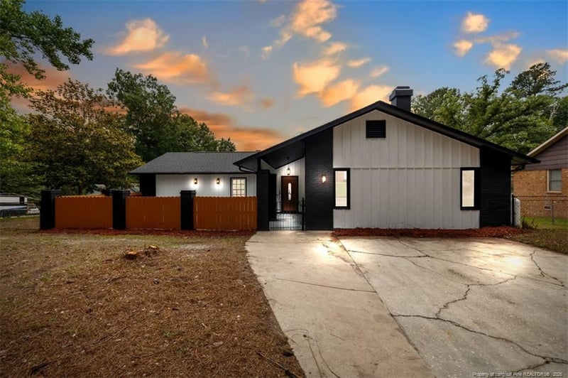 732 Sarazen Dr, Fayetteville, NC 28303