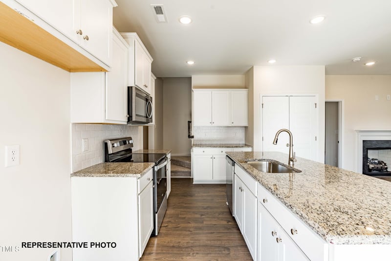 732 Springtooth Dr, Zebulon, NC 27597