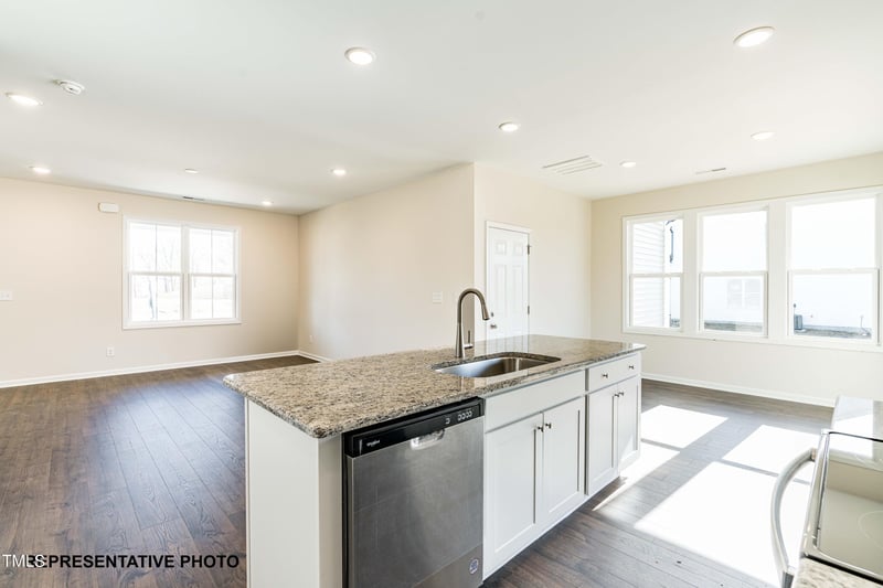 732 Springtooth Dr, Zebulon, NC 27597