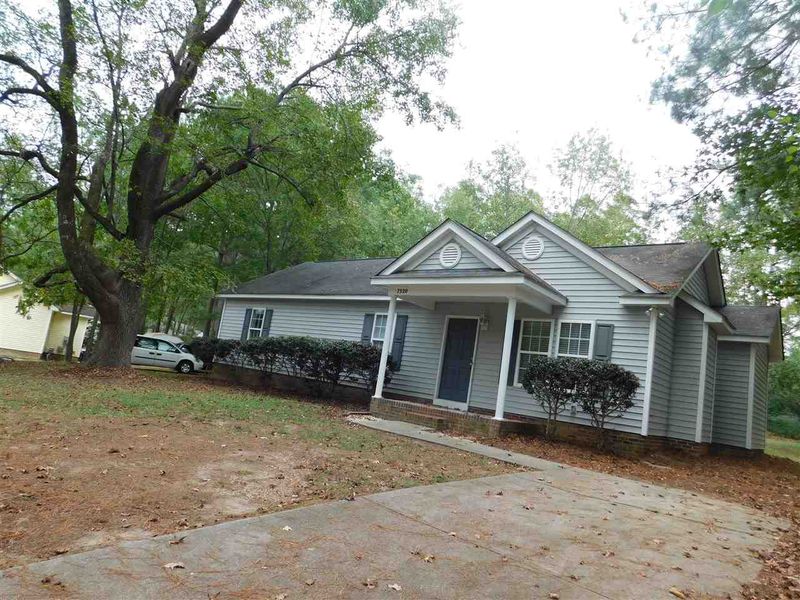 7320 Campsite Dr, Wendell, NC 27591