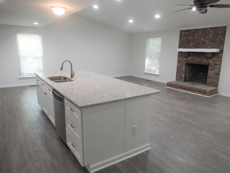 7325 Shellburne Dr, Raleigh, NC 27612