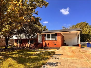 7326 Hyannis Dr, Fayetteville, NC 28304