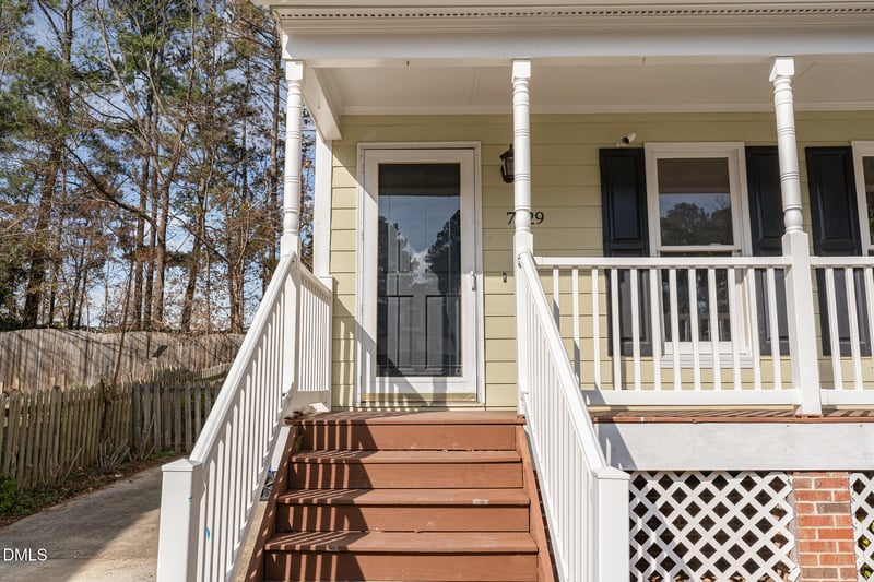 7329 Bassett Hall Ct, Raleigh, NC 27616