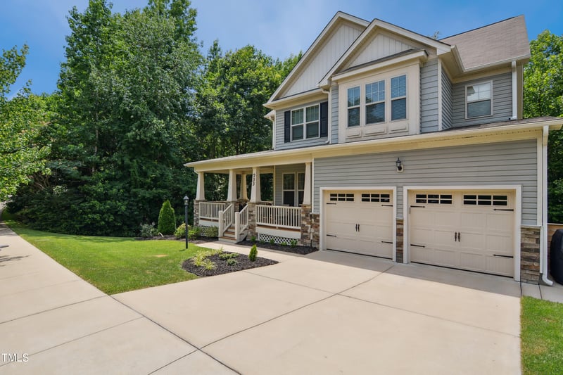 733 Bluffcreek Dr, Fuquay Varina, NC 27526