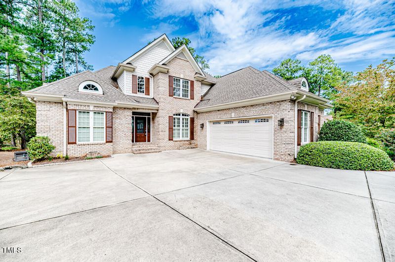733 Chelsea Dr, Sanford, NC 27332