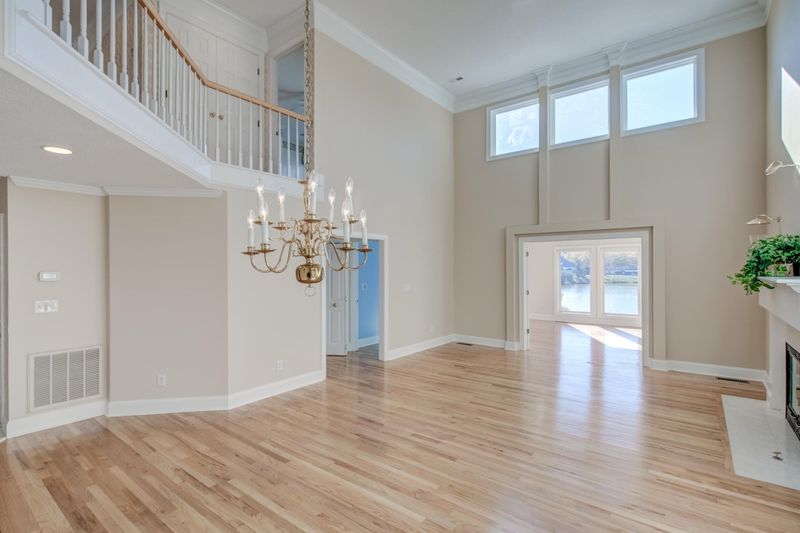 733 Crabtree Crossing Pw, Cary, NC 27513