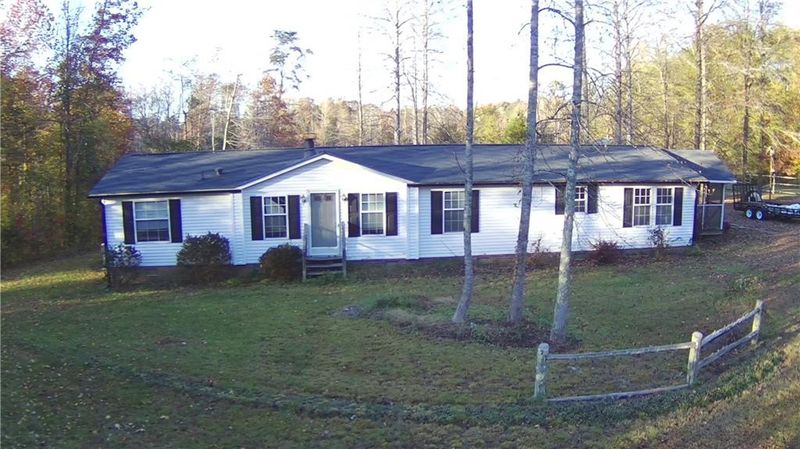 733 Ferguson Rd, Burlington, NC 27217