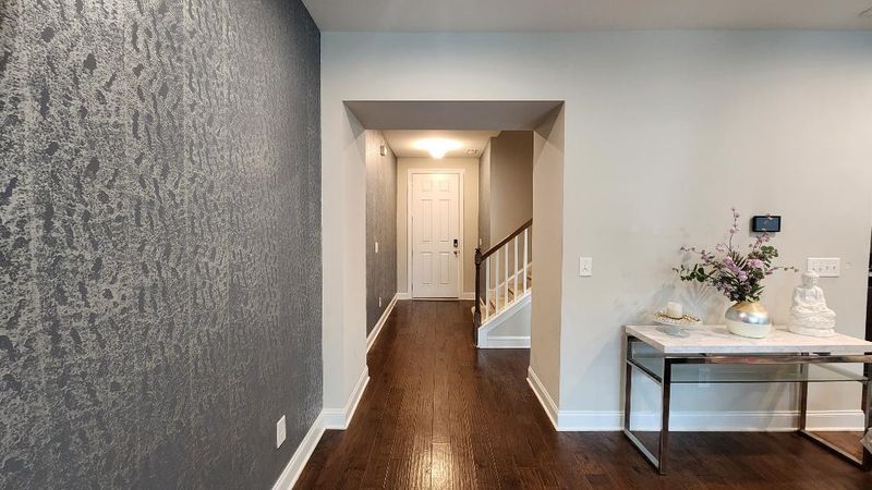 733 Lampwick Ln, Cary, NC 27513