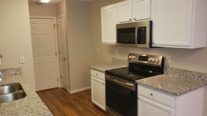7337 Brighton Hill Ln, Raleigh, NC 27616