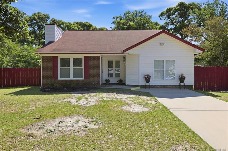 7338 Pebblebrook Dr, Fayetteville, NC 28314