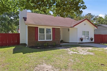 7338 Pebblebrook Dr, Fayetteville, NC 28314