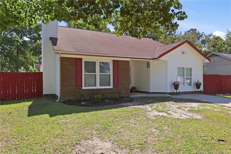 7338 Pebblebrook Dr, Fayetteville, NC 28314