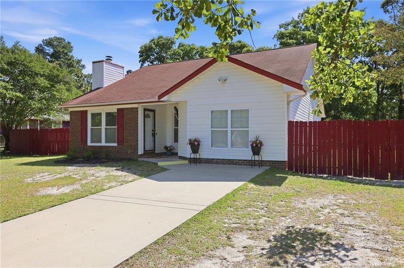 7338 Pebblebrook Dr, Fayetteville, NC 28314
