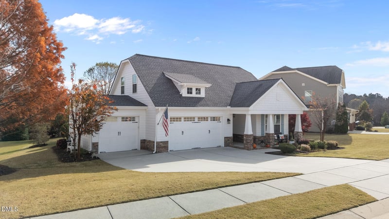 734 Kerr Lake Dr, Fuquay Varina, NC 27526