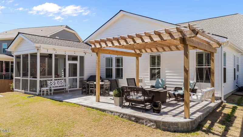 734 Kerr Lake Dr, Fuquay Varina, NC 27526