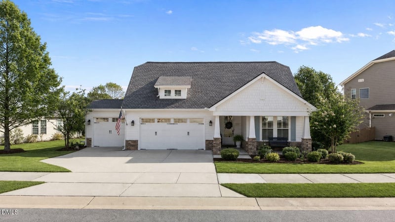 734 Kerr Lake Dr, Fuquay Varina, NC 27526